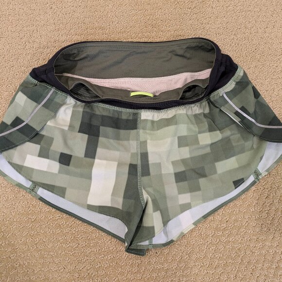 Lululemon Split Second II Shorts - Picture 3 of 4